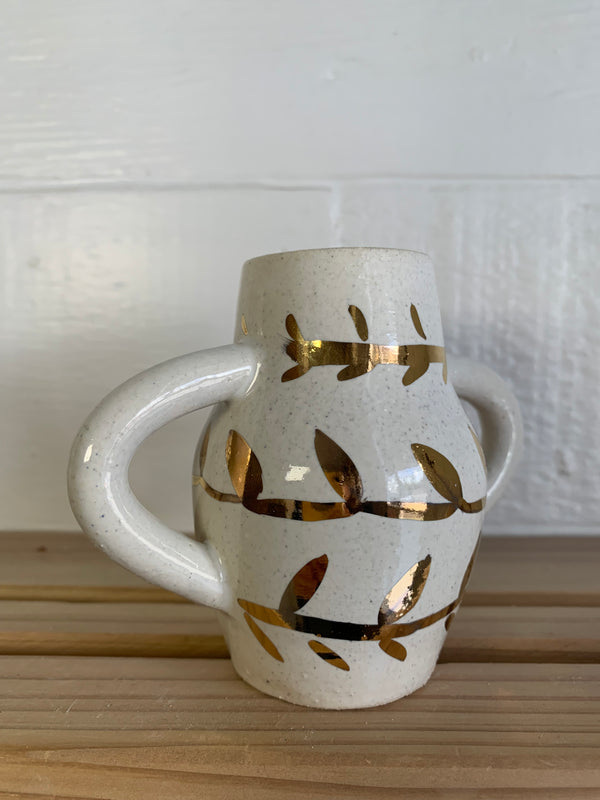 Short White and gold leaves vase